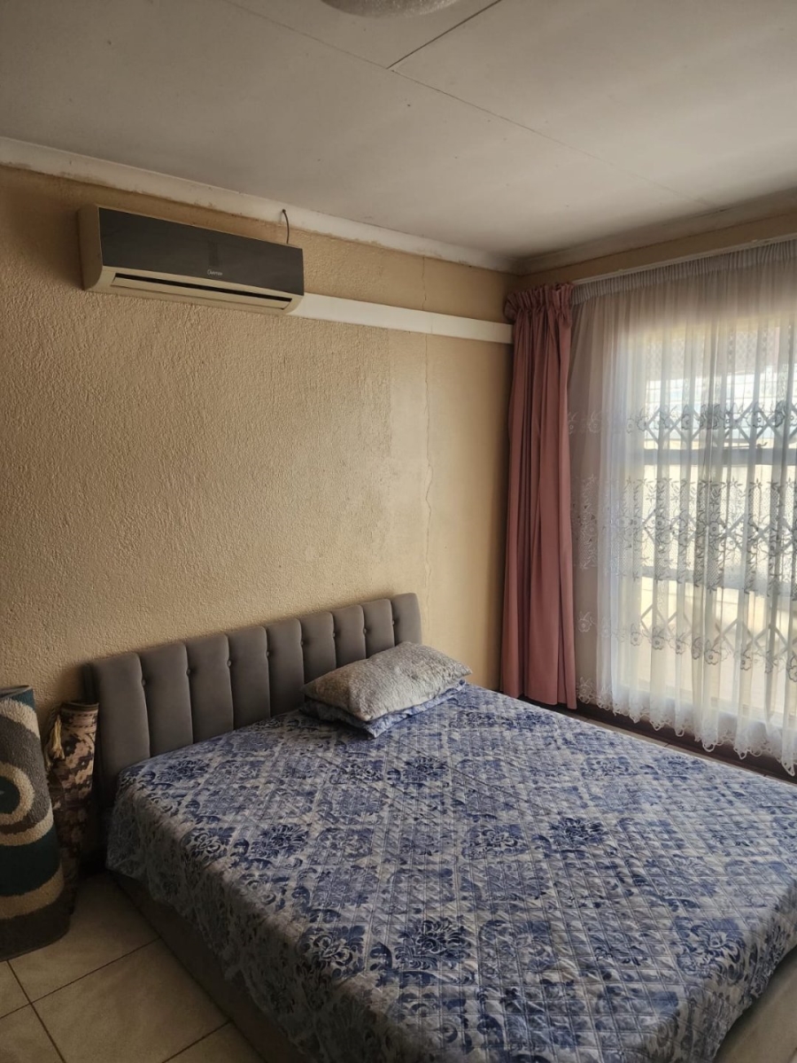 6 Bedroom Property for Sale in Manzil Park North West